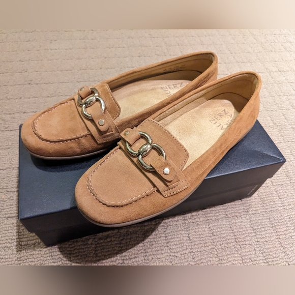 Naturalizer Ainsley Slip-on Loafer Flat - Cookie Dough - Picture 1 of 7
